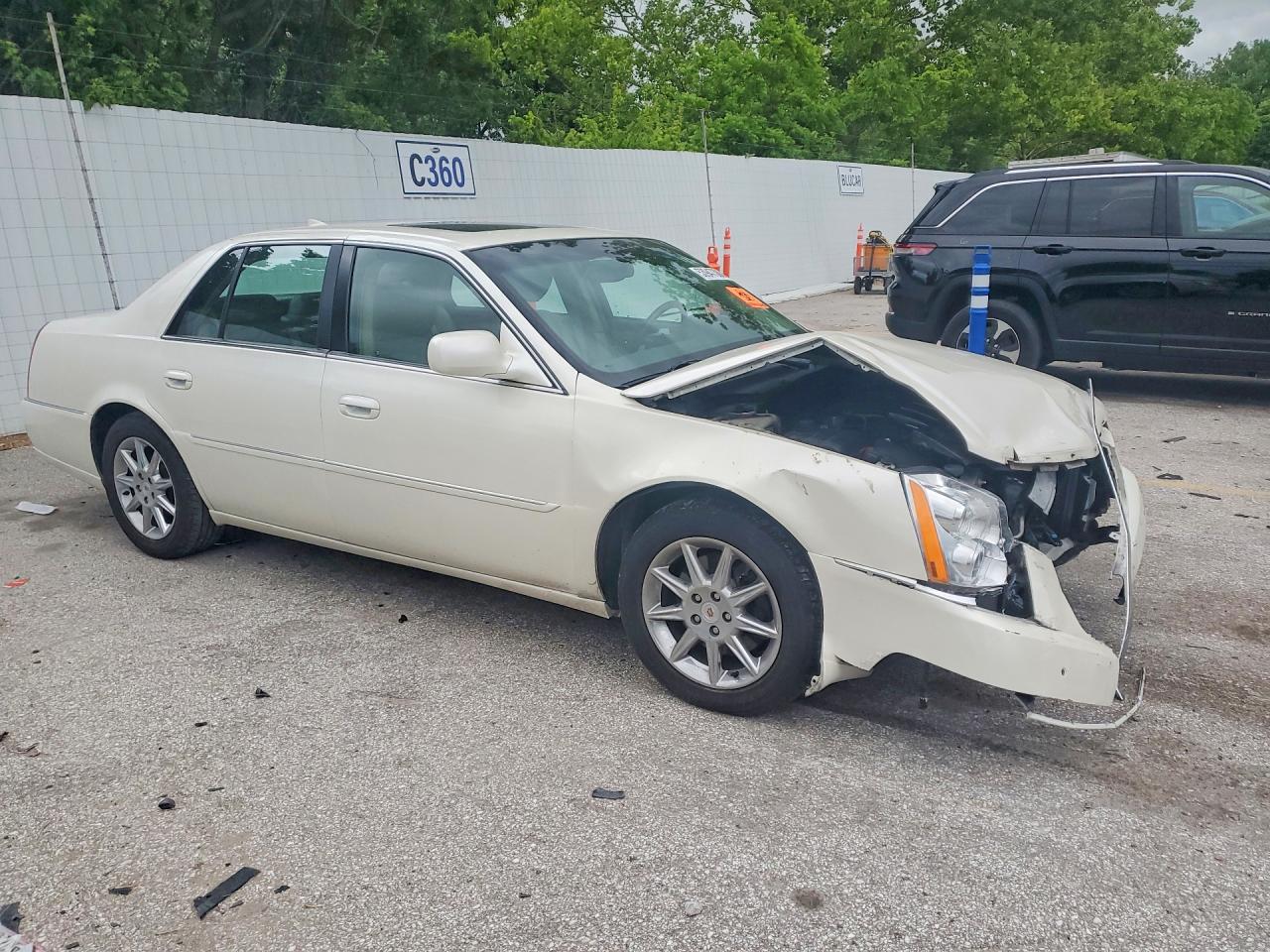 Cadillac DTS Luxury Collection