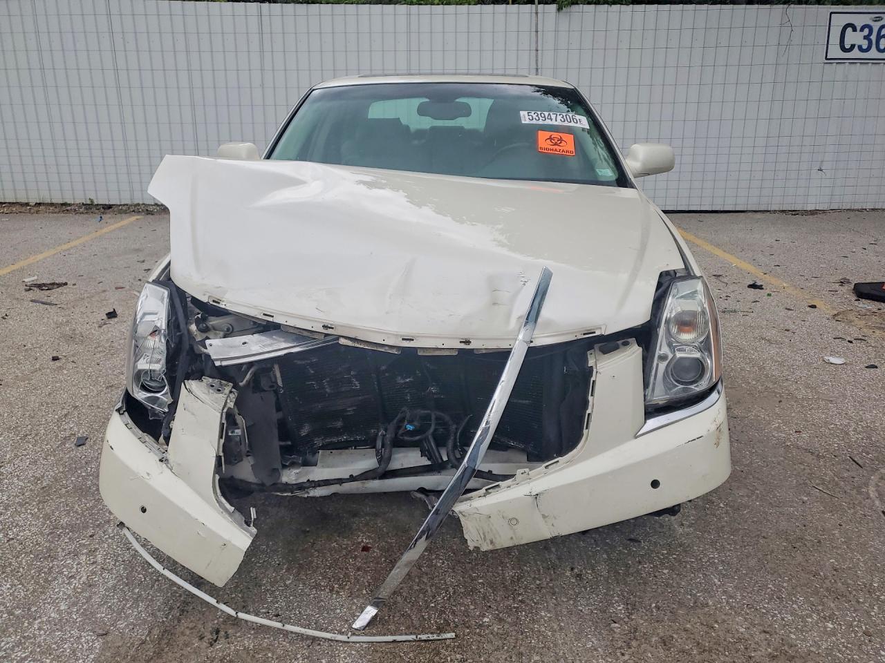 Cadillac DTS Luxury Collection