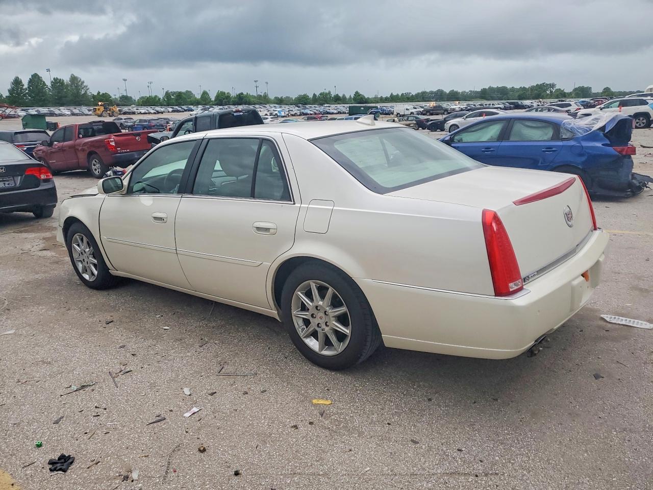 Cadillac DTS Luxury Collection