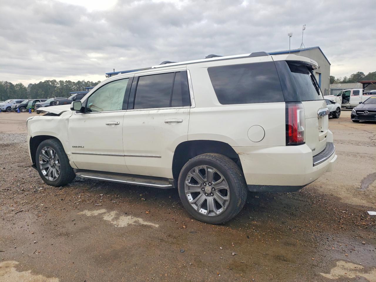 GMC Yukon Denali