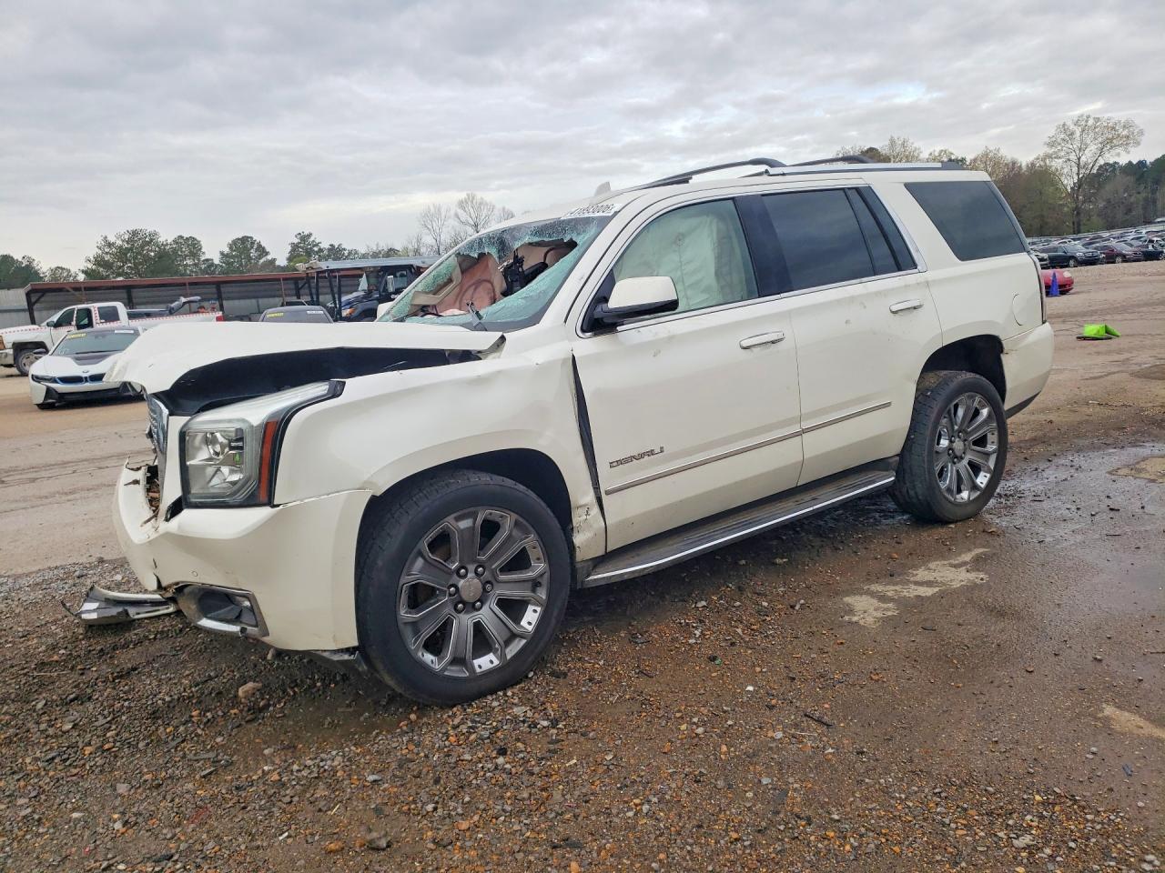 Salvage GMC Yukon Image