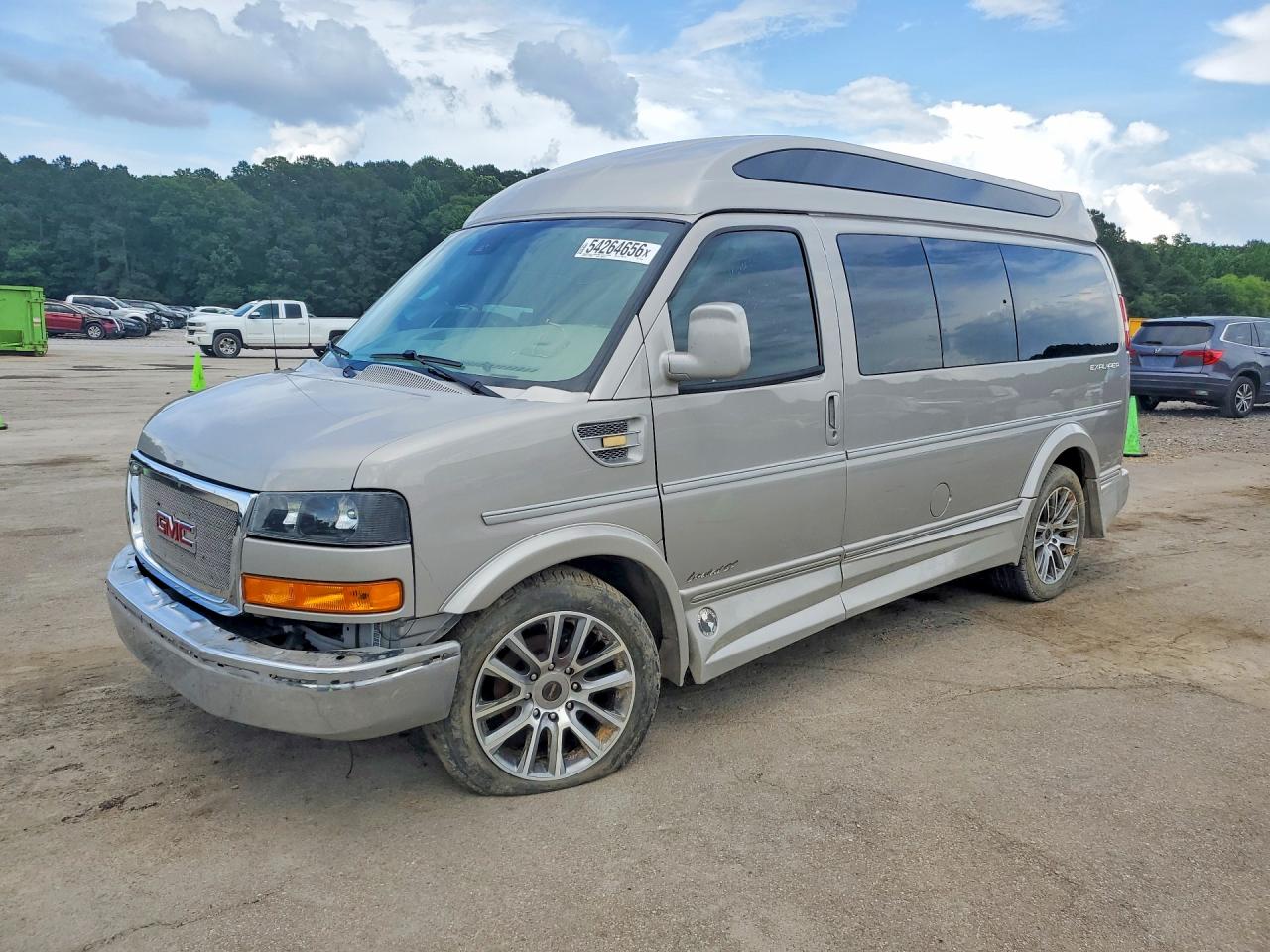 Salvage GMC Savana Image