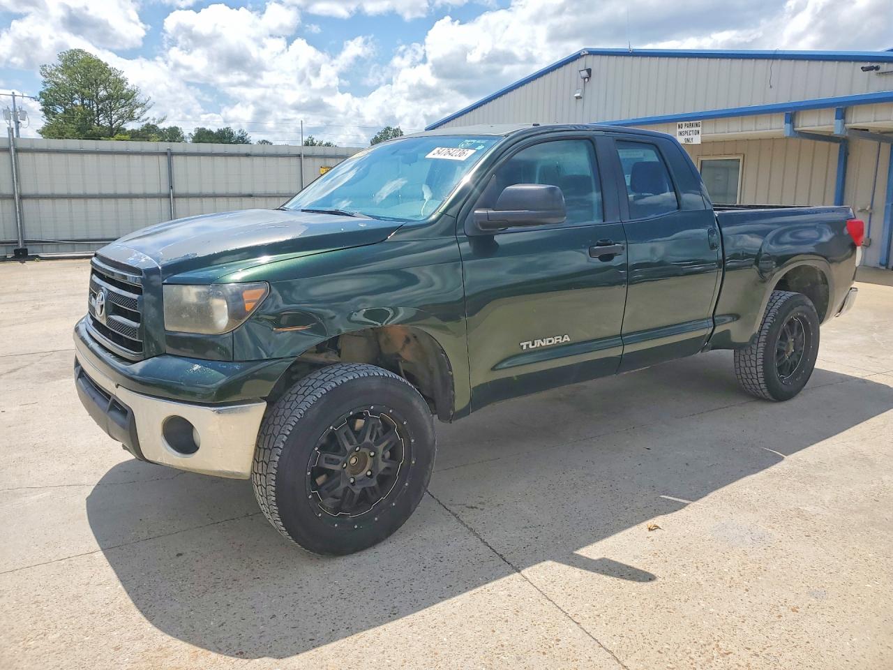 Salvage Toyota Tundra Image