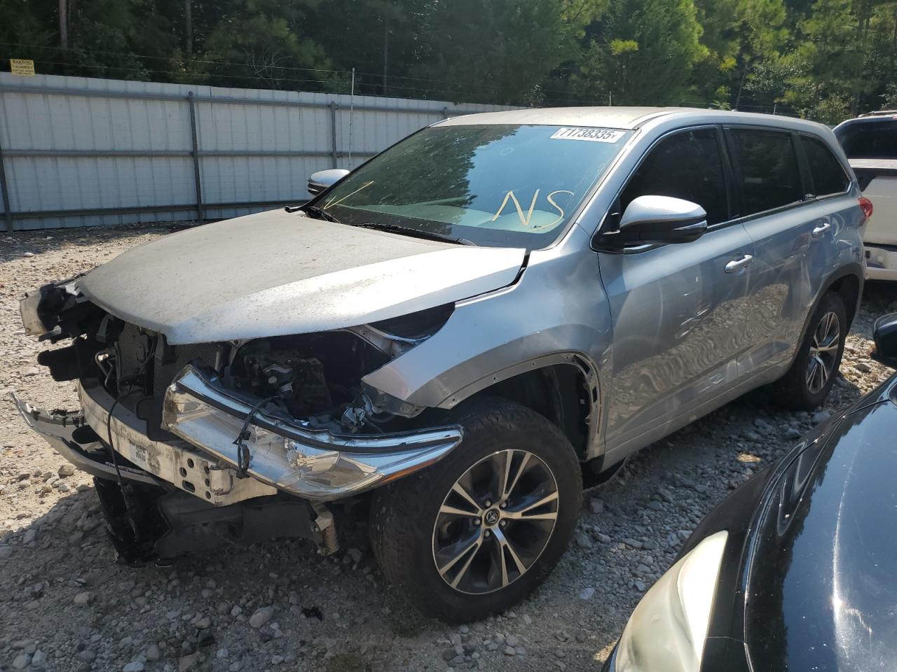 Salvage Toyota Highlander Image