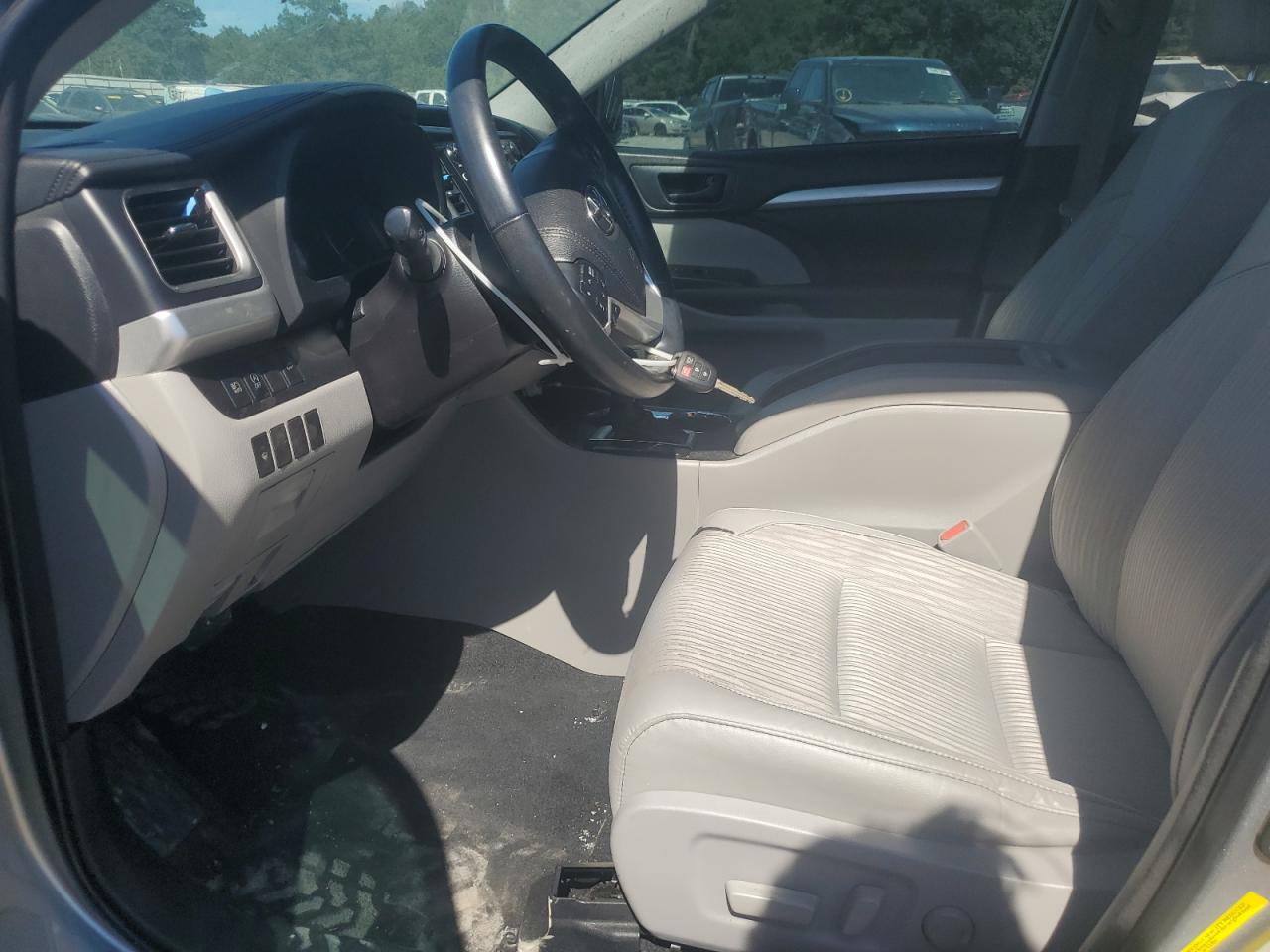 Toyota Highlander Le