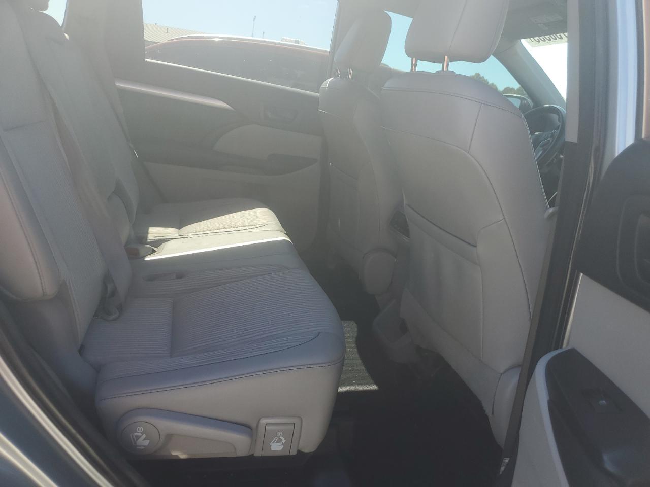 Toyota Highlander Le