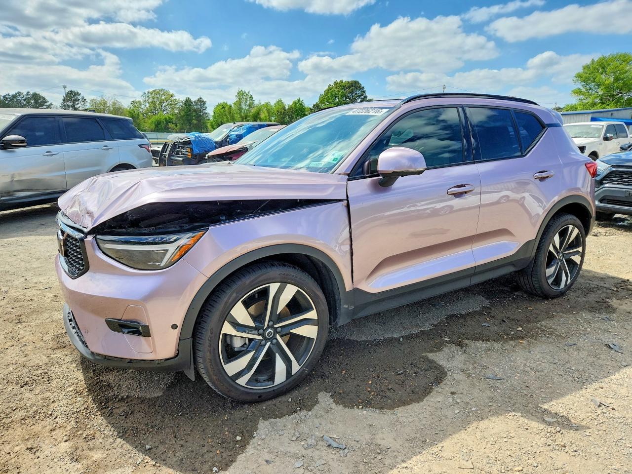 Salvage Volvo XC40 Image