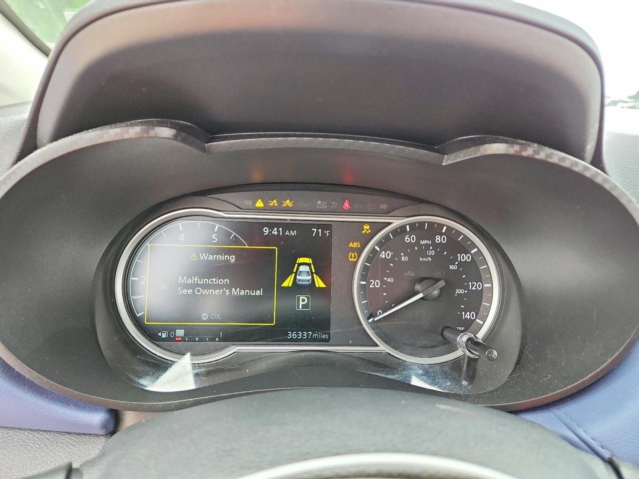 Nissan Versa Sv