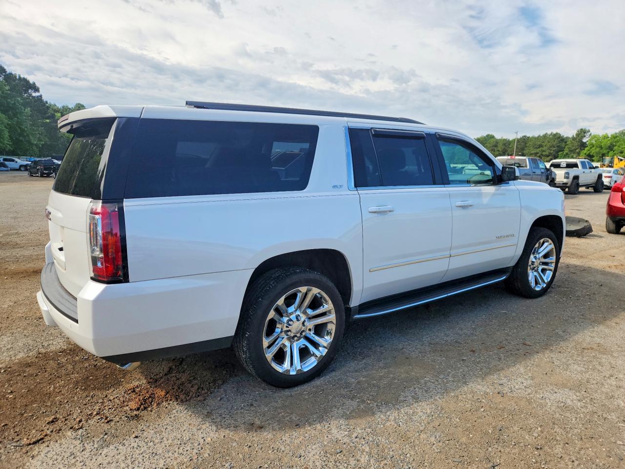 GMC Yukon C1500 Slt