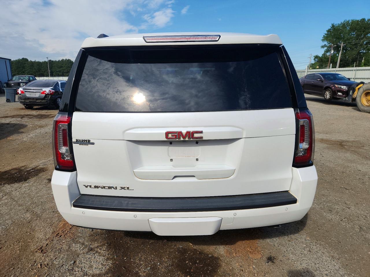 GMC Yukon C1500 Slt