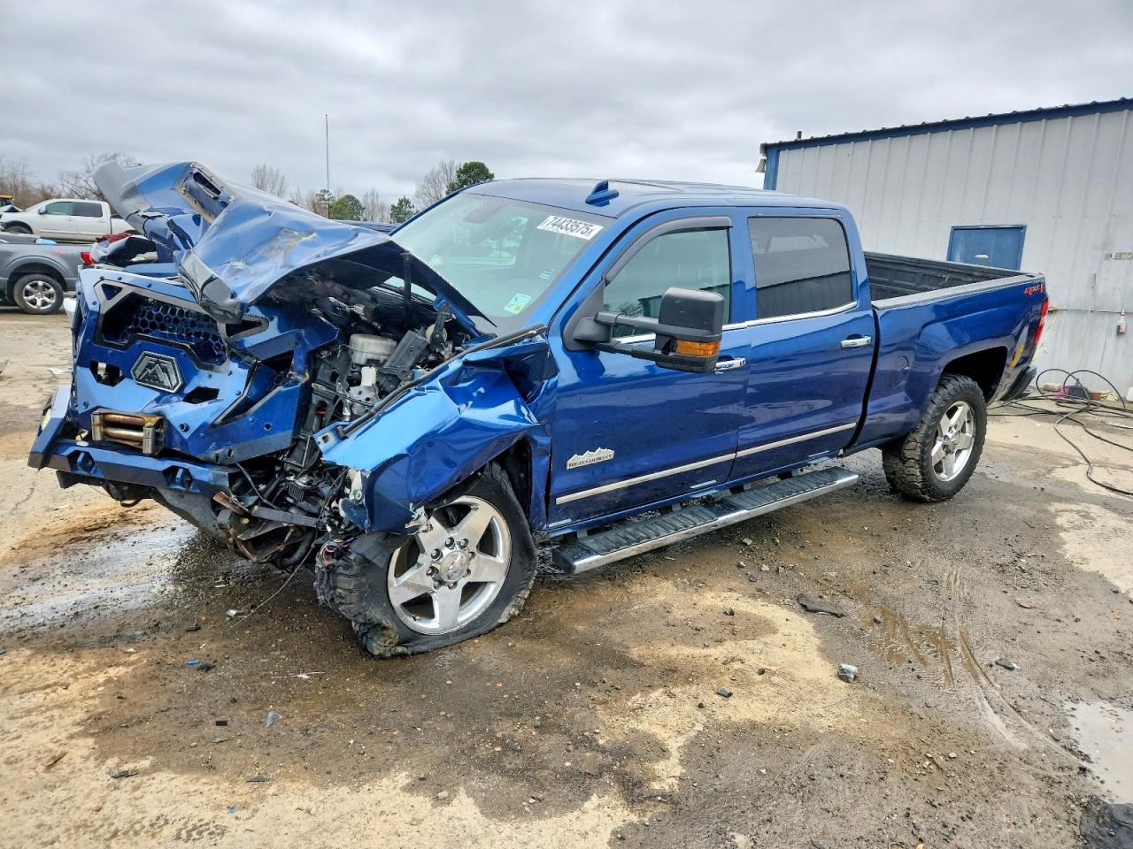 Salvage Chevrolet Silverado Image
