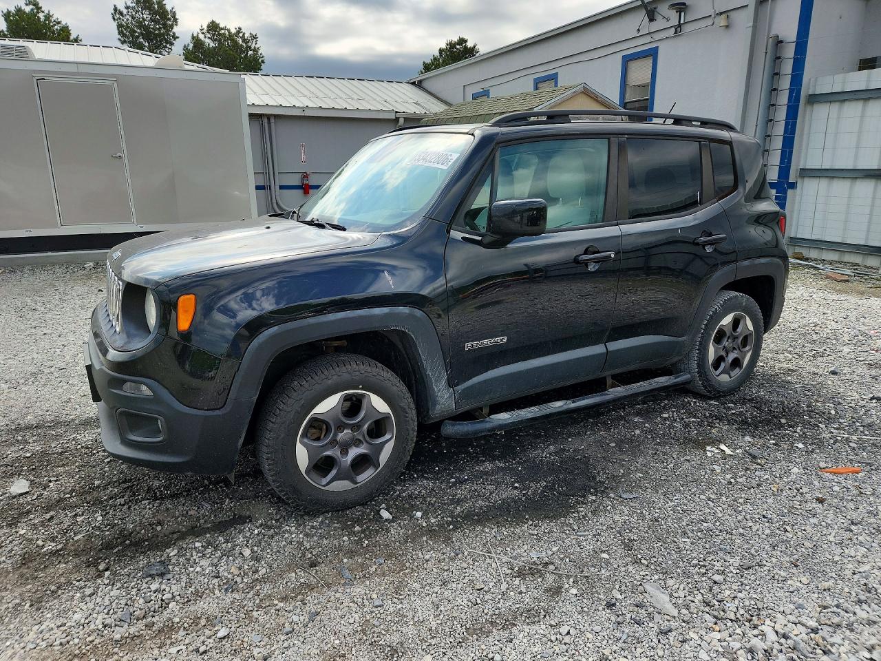 Salvage Jeep Renegade Image