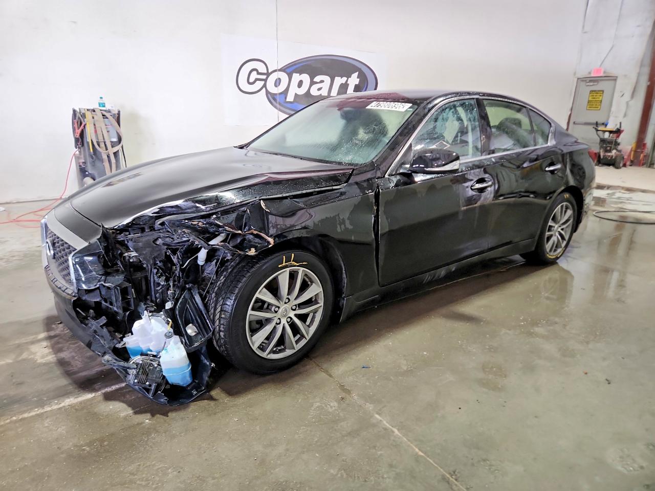 Salvage INFINITI Q50 Image