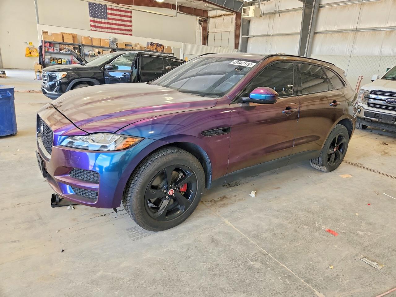 Salvage Jaguar F-PACE Image
