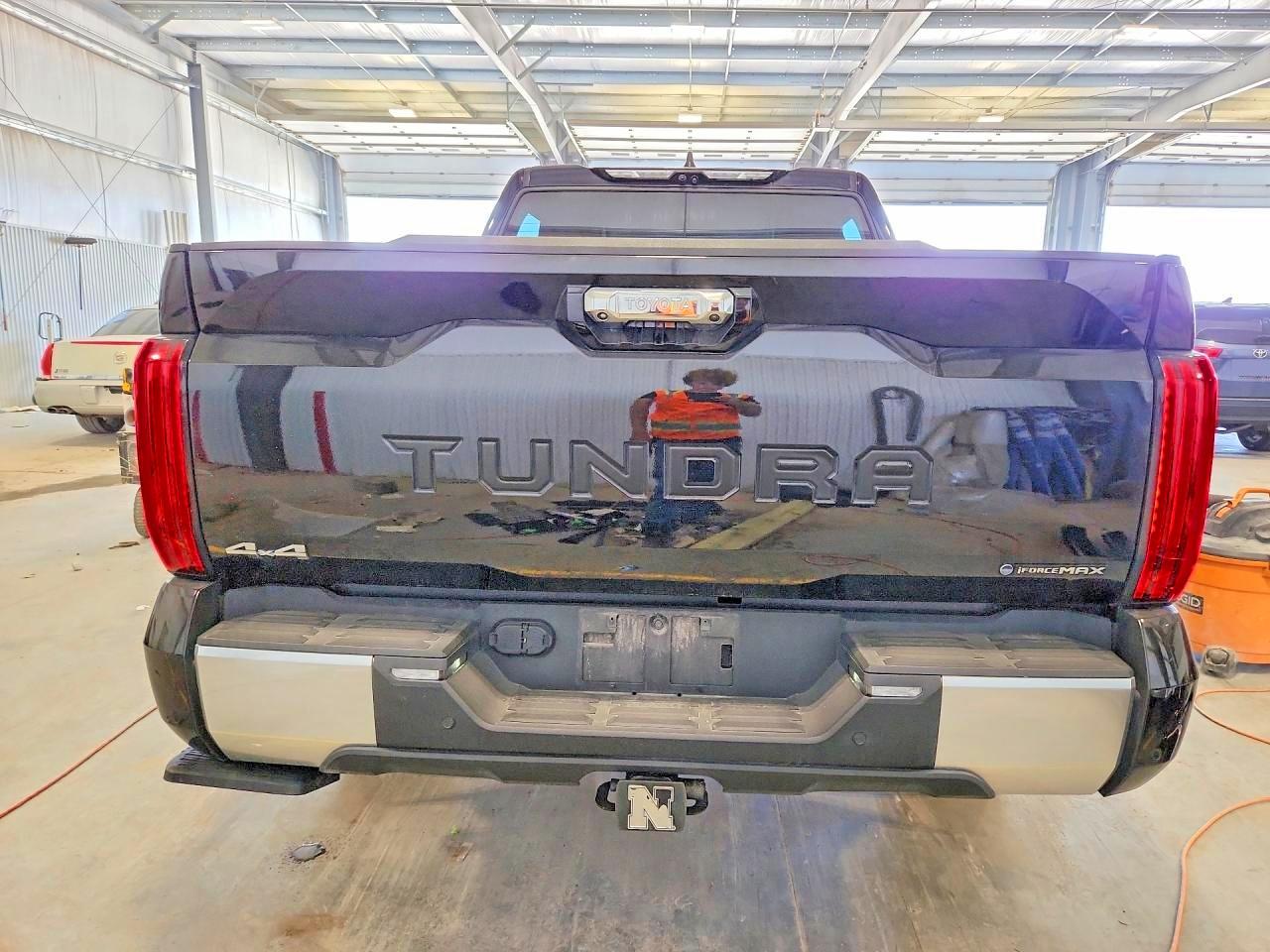 Toyota Tundra Limited Hv