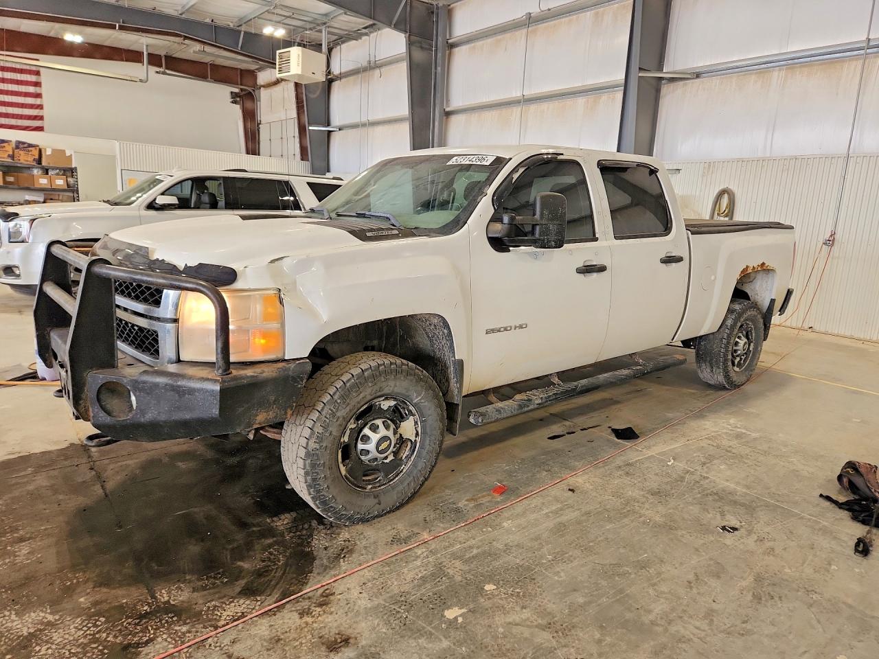 Salvage Chevrolet Silverado Image