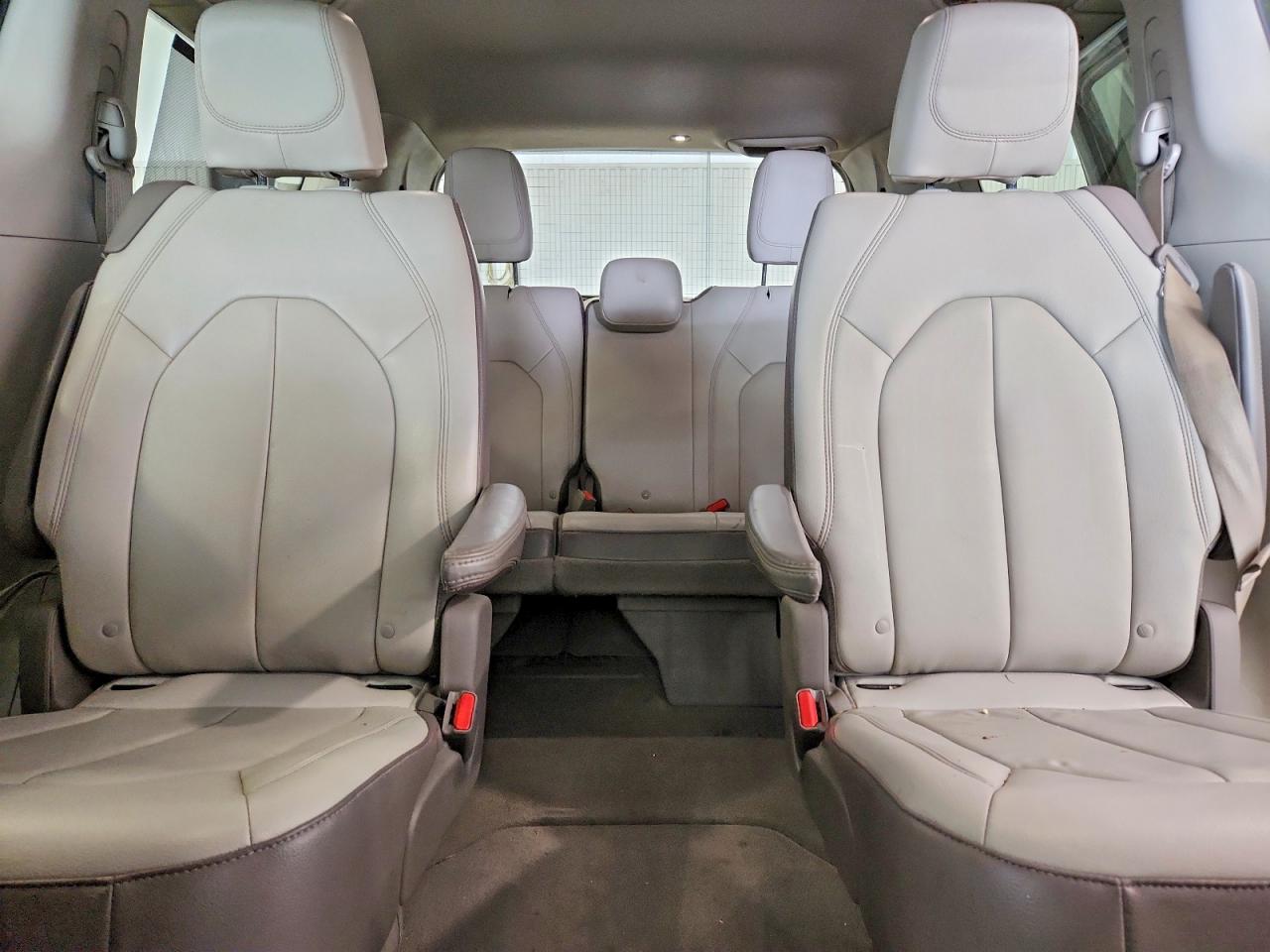 Chrysler Pacifica Touring L