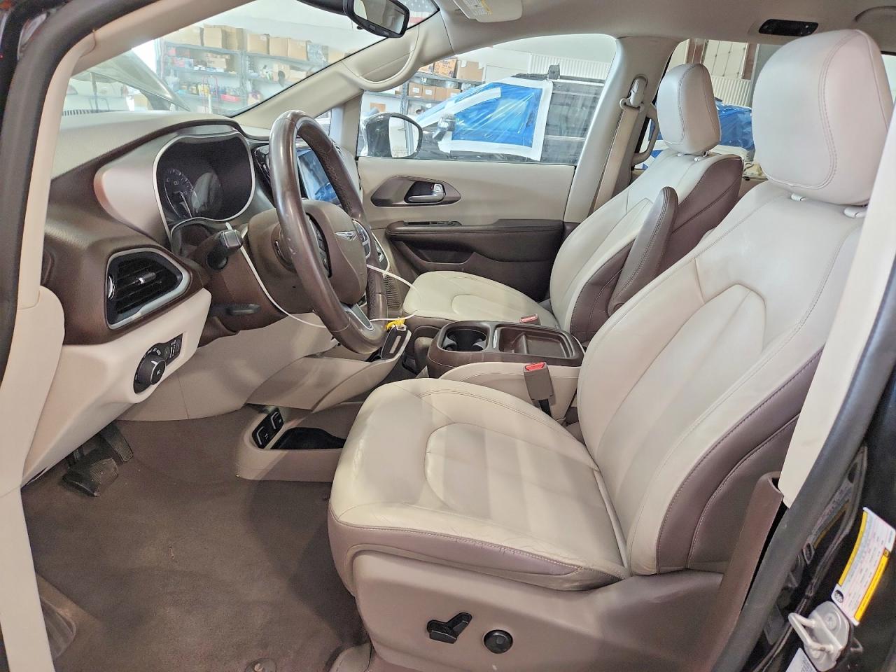 Chrysler Pacifica Touring L