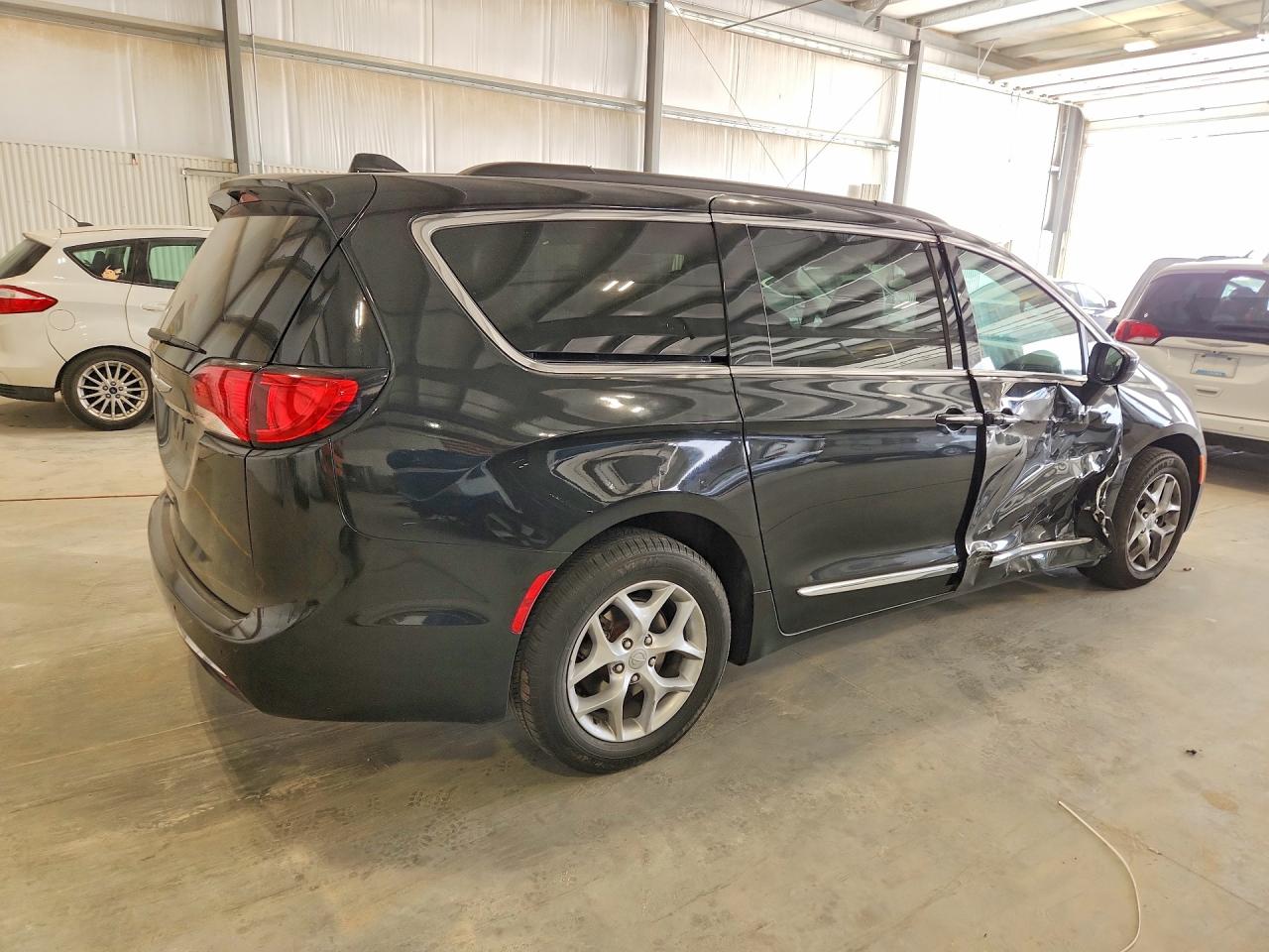 Chrysler Pacifica Touring L