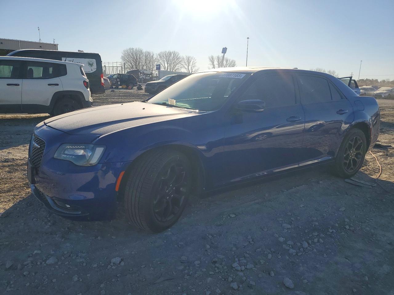 Salvage Chrysler 300 Image