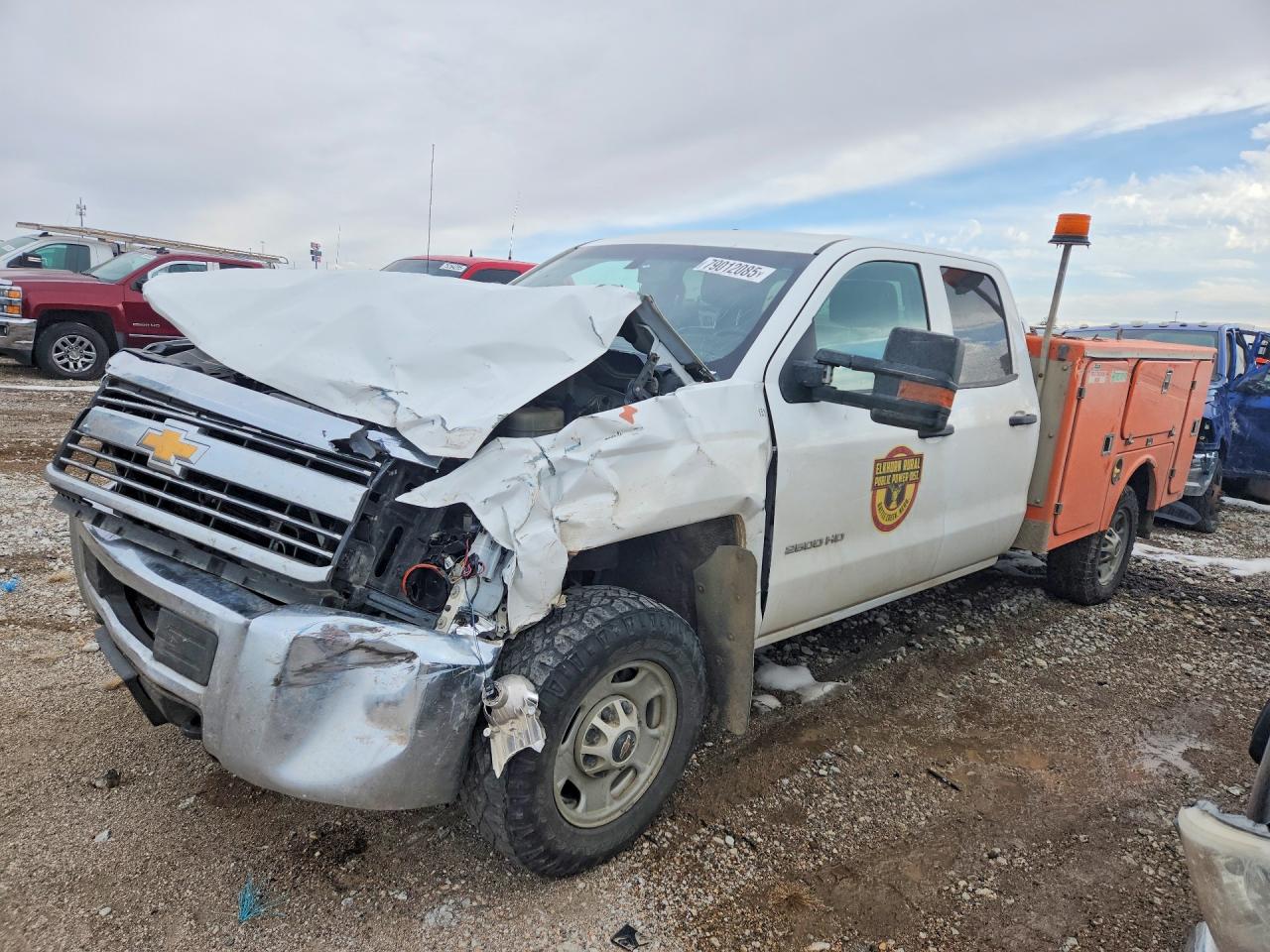 Salvage Chevrolet Silverado Image
