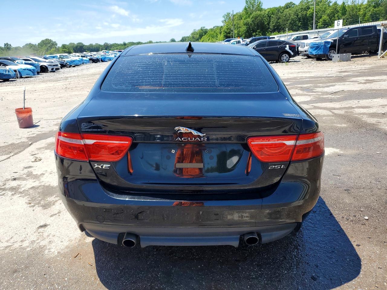 Jaguar XE Premium