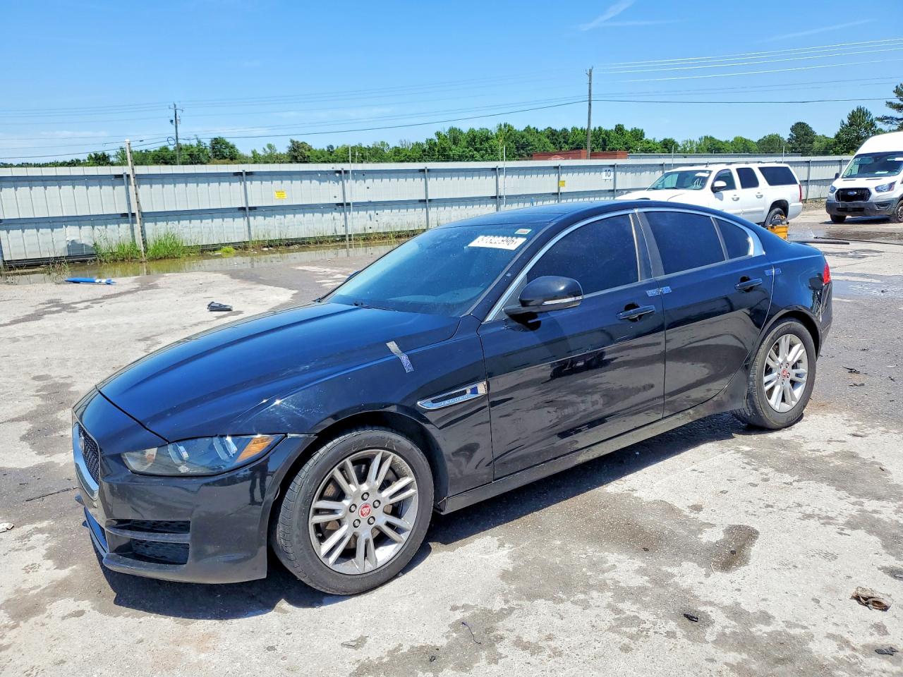 Salvage Jaguar XE Image