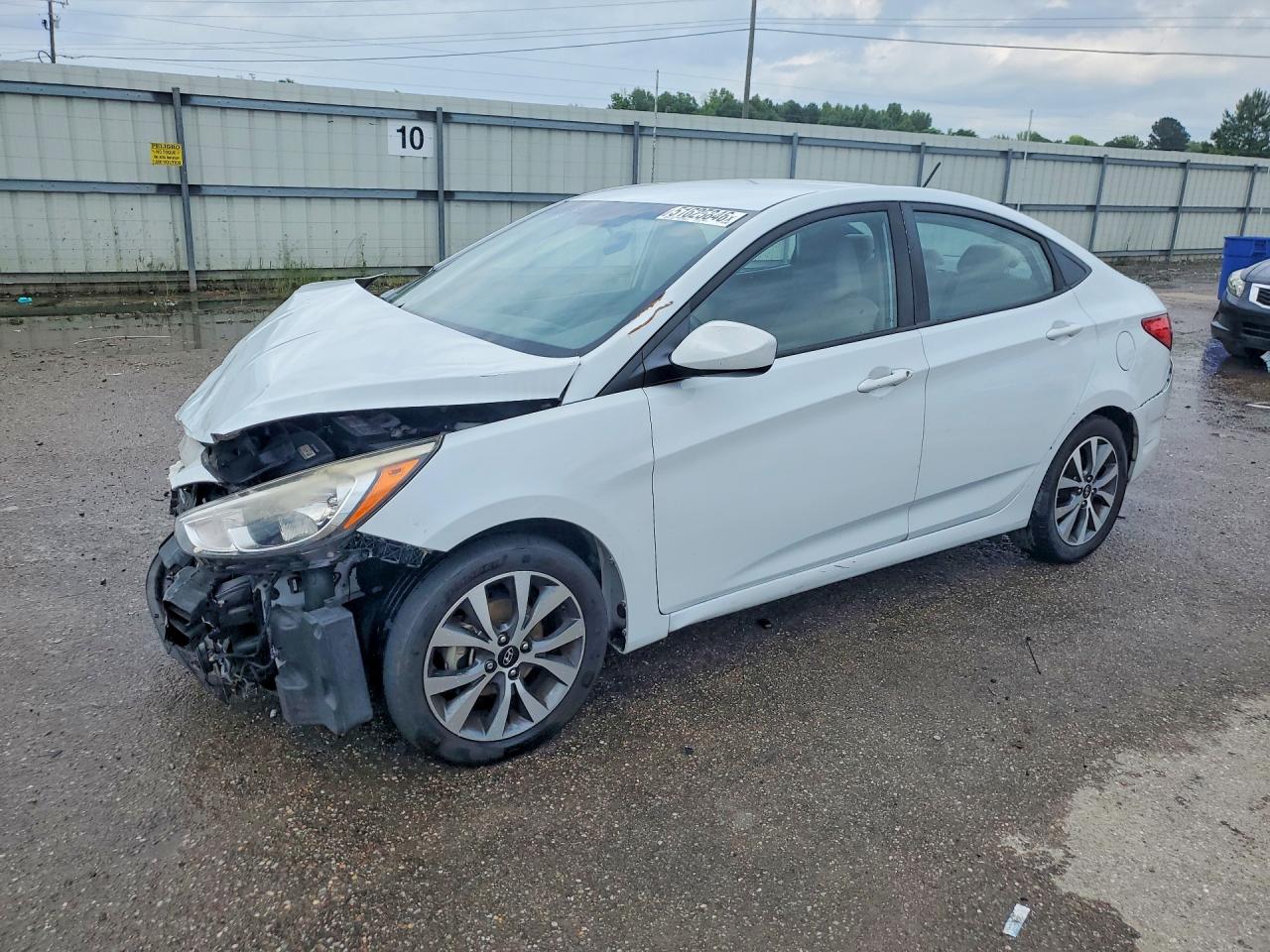 Salvage Hyundai ACCENT Image