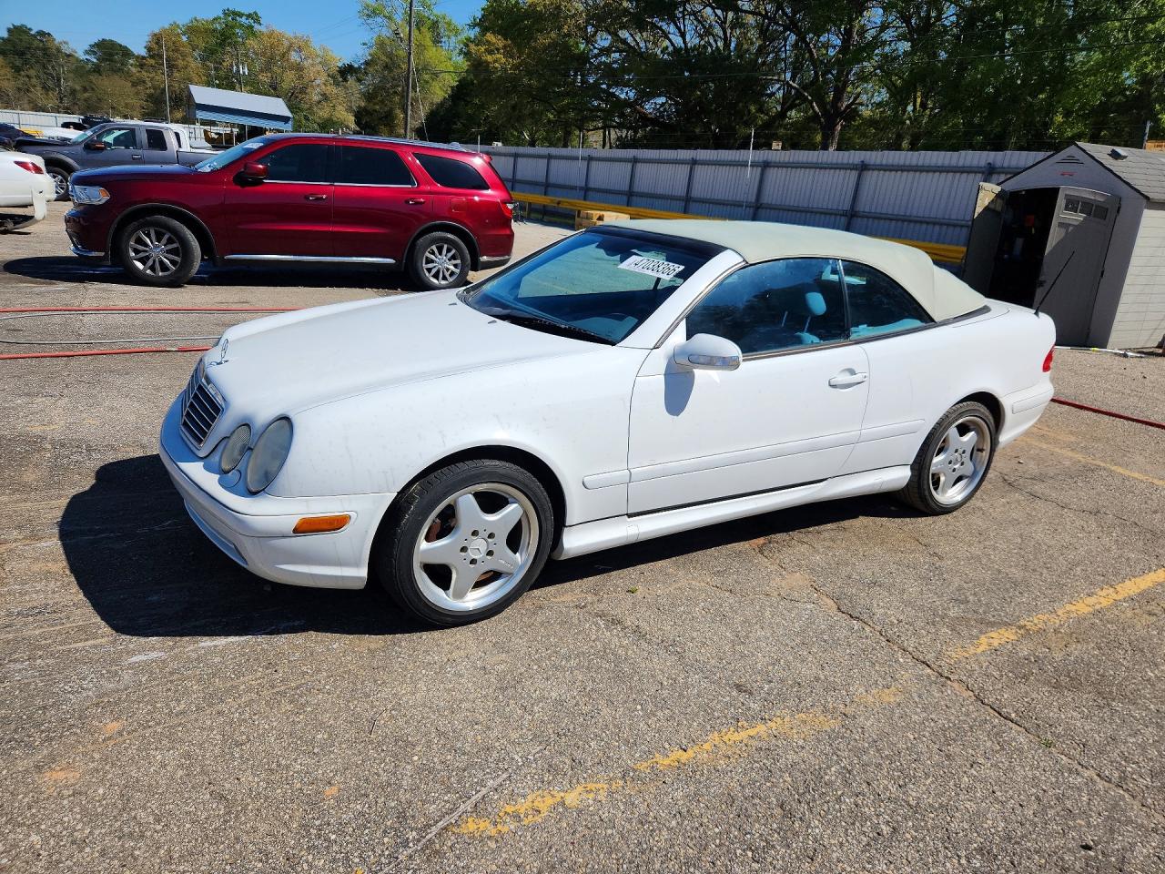 Salvage Mercedes-Benz Clk-class Image