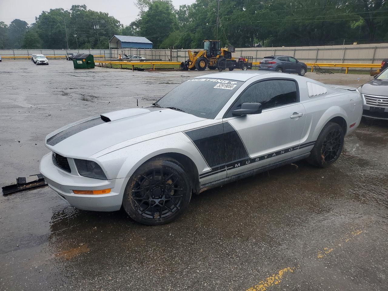 Salvage Ford Mustang Image