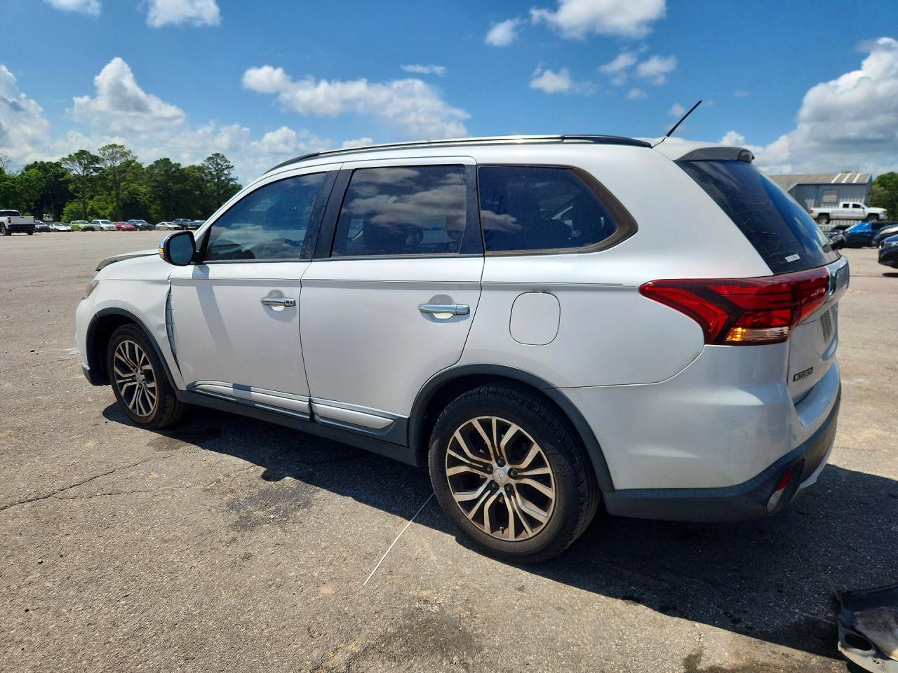 Mitsubishi Outlander Se