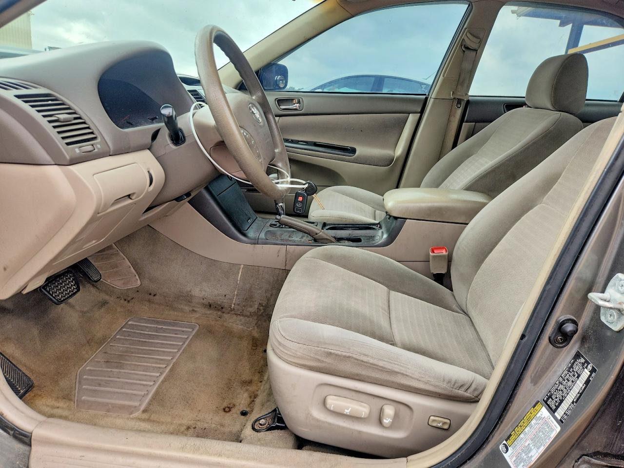 Toyota Camry Le V6
