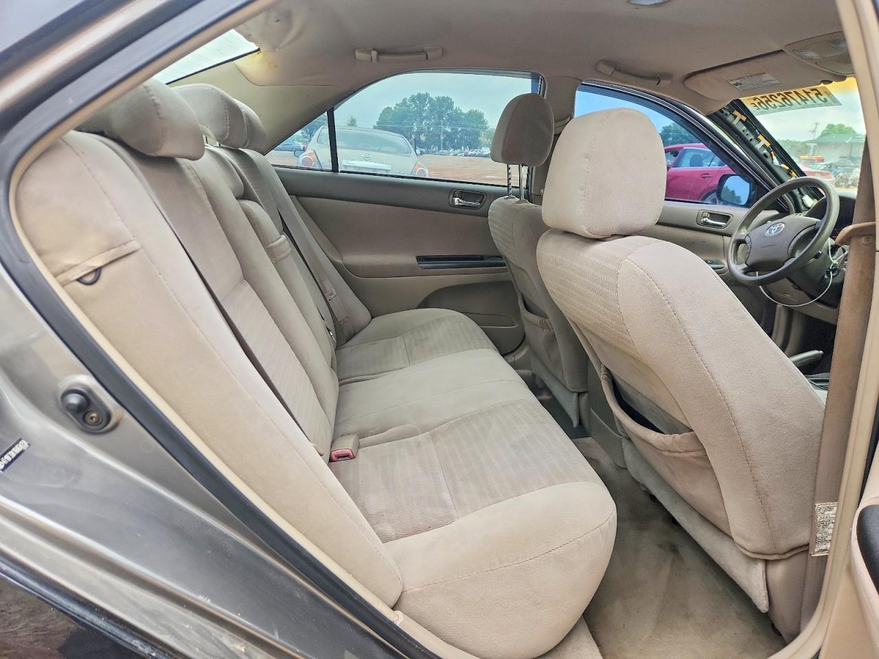 Toyota Camry Le V6