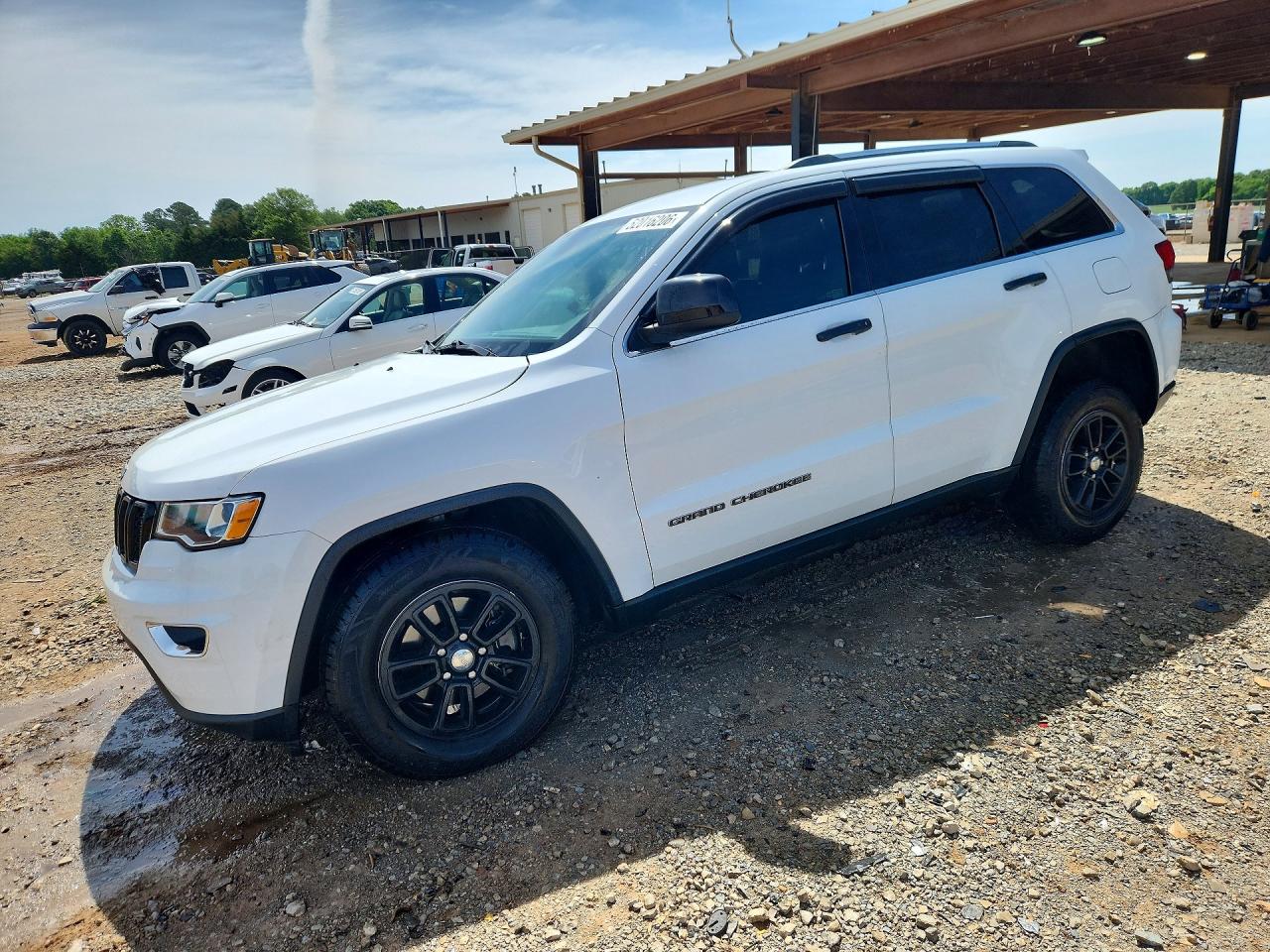 Salvage Jeep Grand Cherokee Image