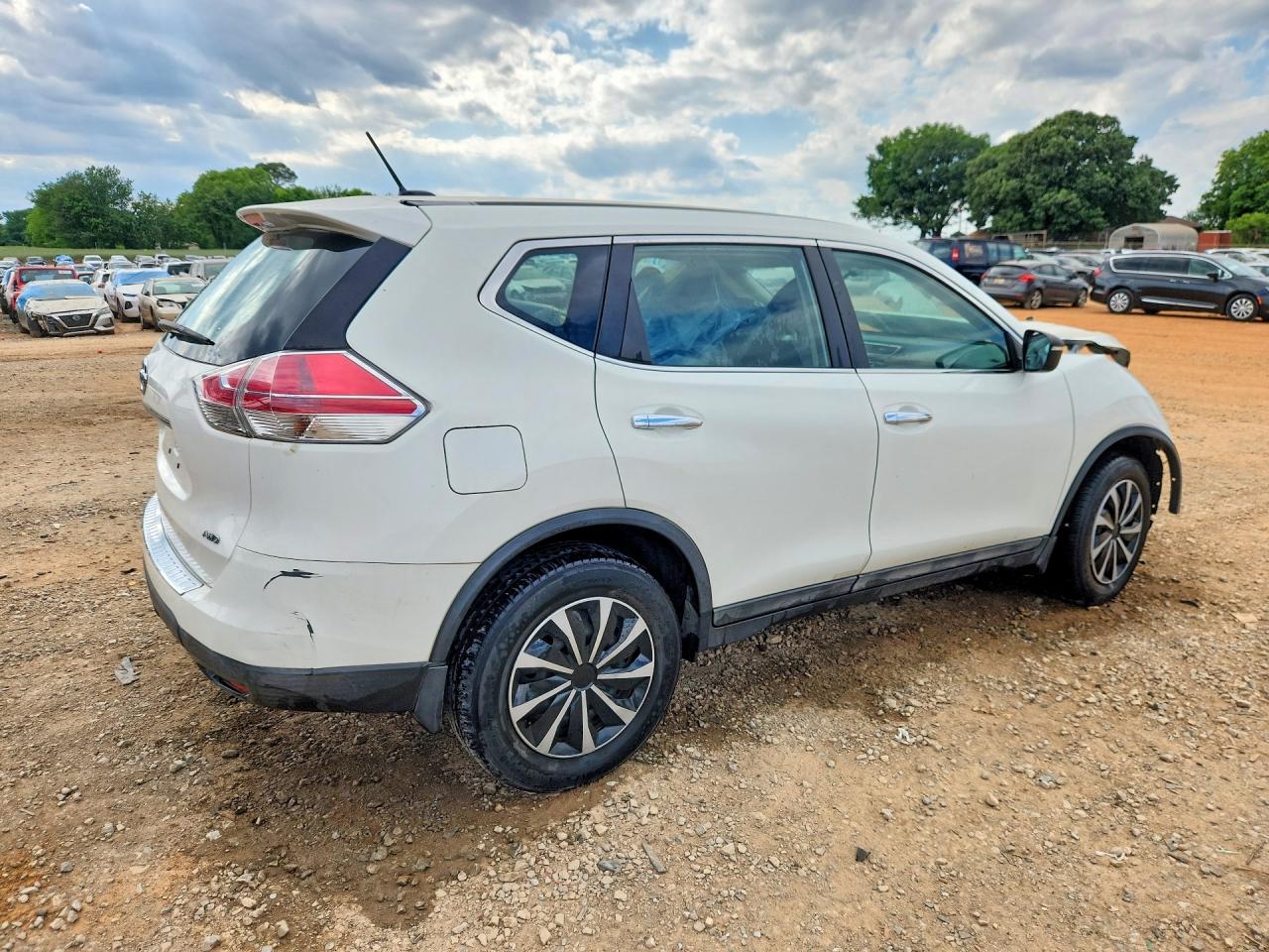 Nissan Rogue S