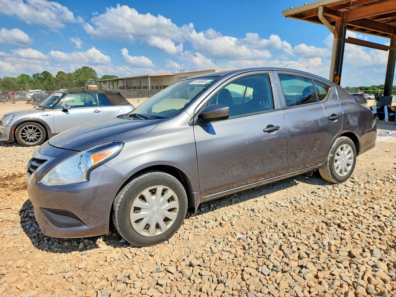 Salvage Nissan Versa Image