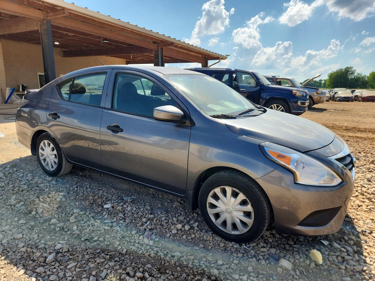 Nissan Versa S Plus