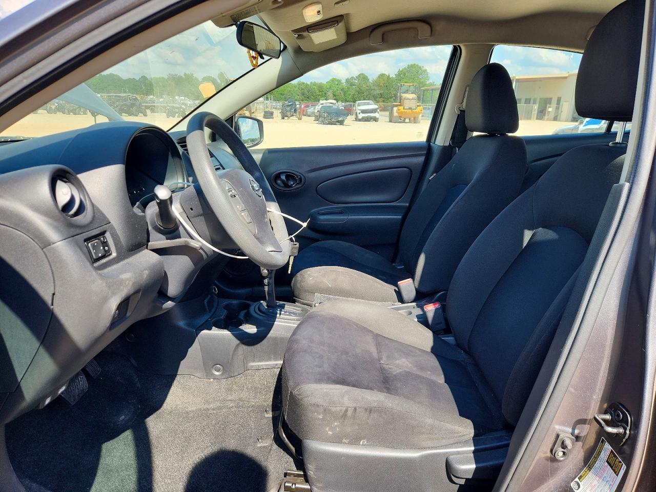 Nissan Versa S Plus
