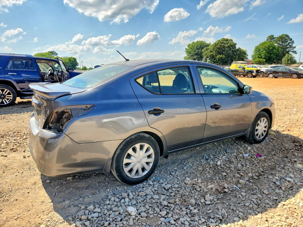 Nissan Versa S Plus