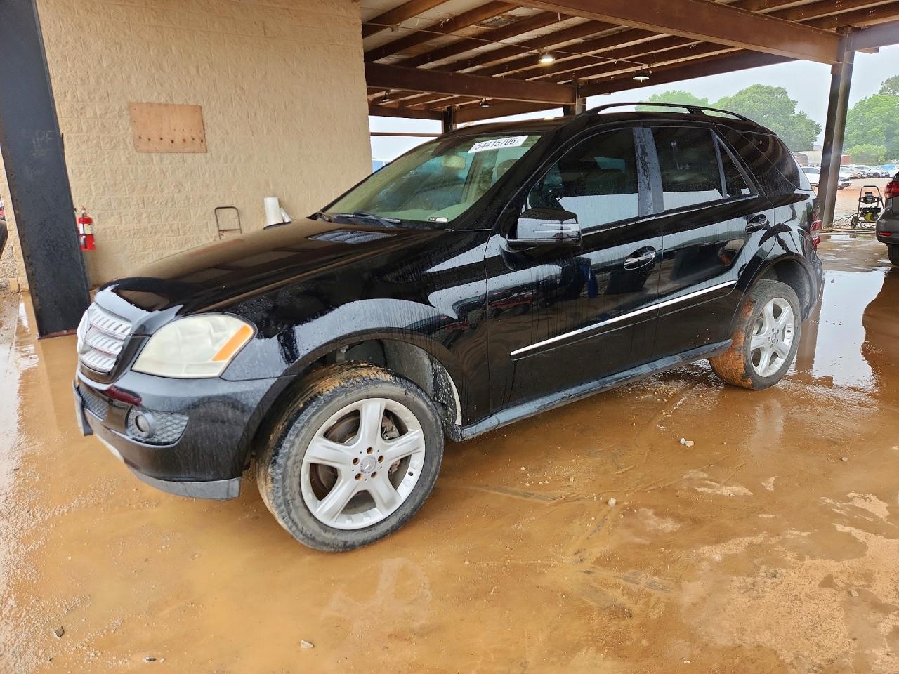 Salvage Mercedes-Benz M-Class Image