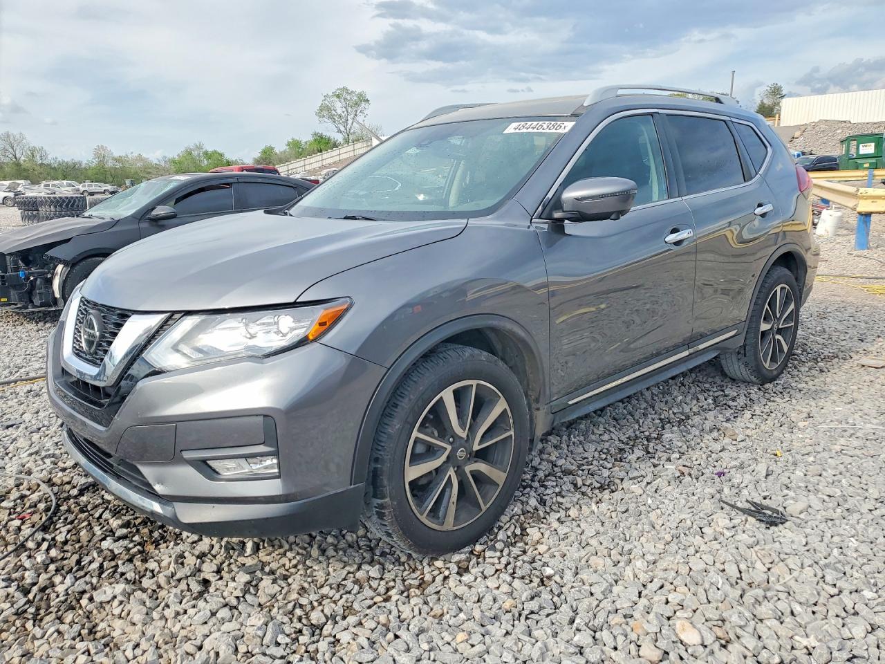 Salvage Nissan Rogue Image