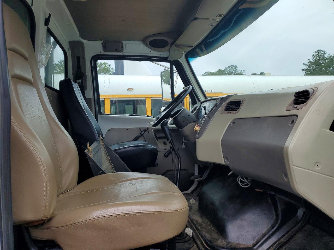 Sterling Truck Lt 9500