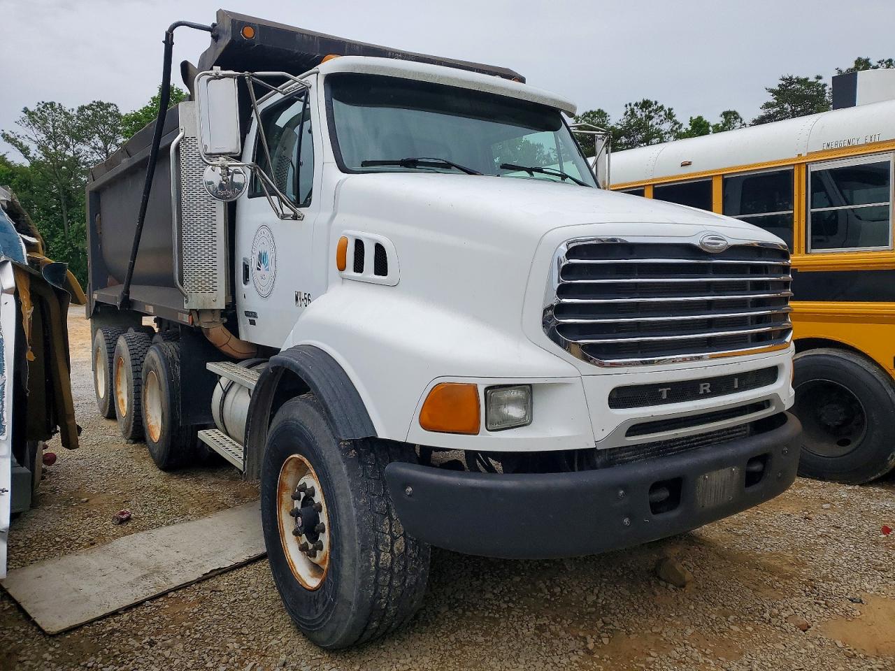 Salvage Sterling Truck Lt Image