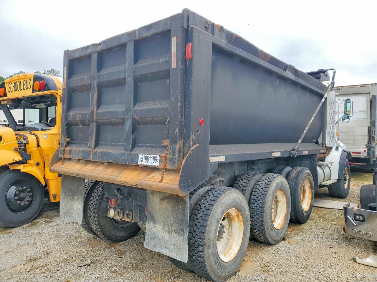 Sterling Truck Lt 9500