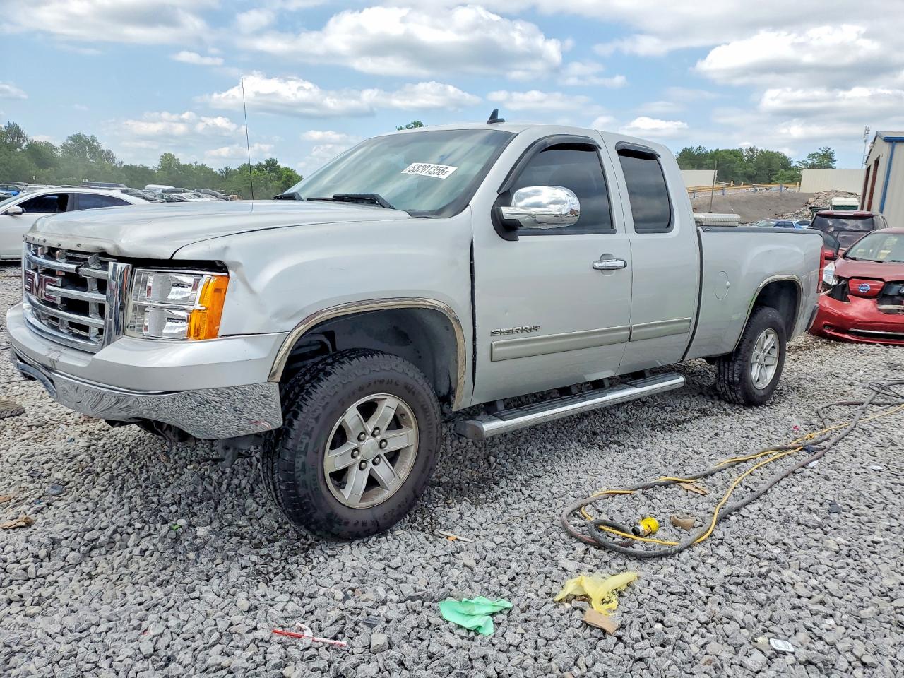 Salvage GMC Sierra Image