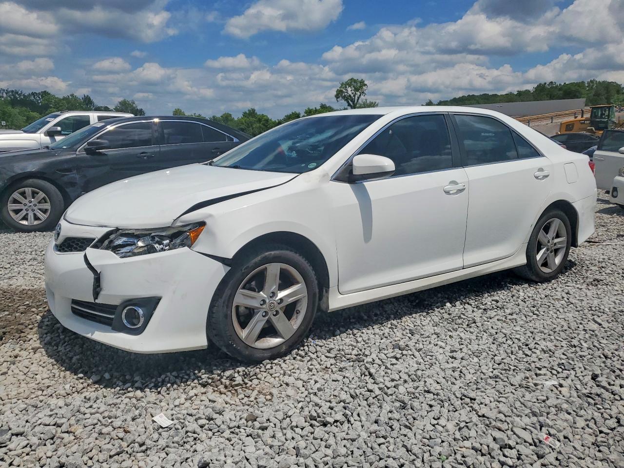 Salvage Toyota Camry Image