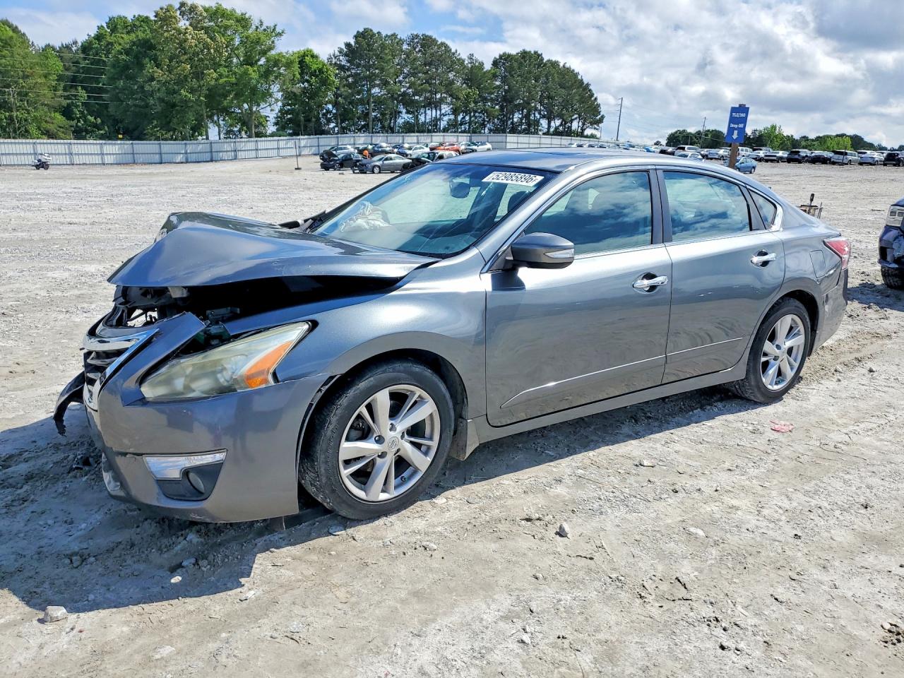 Salvage Nissan Altima Image