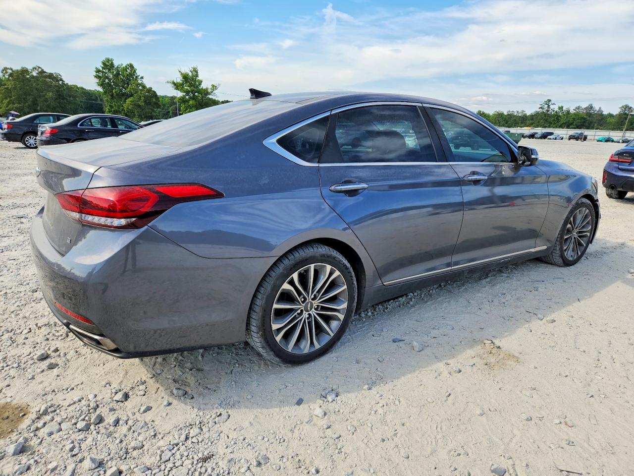 Hyundai Genesis 3.8l