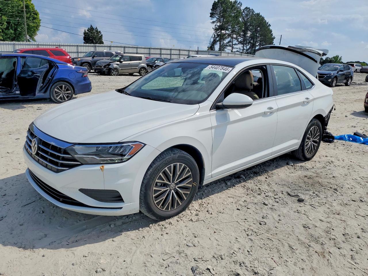 Salvage Volkswagen Jetta Image