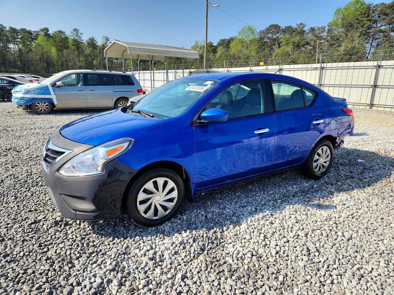 Salvage Nissan Versa Image